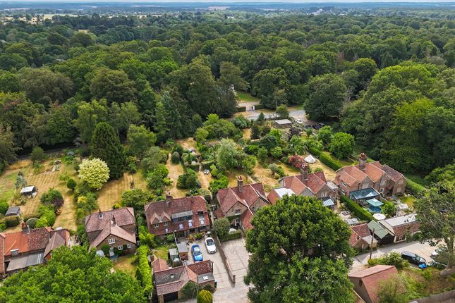 30, Ringshall, BERKHAMSTED photo 3