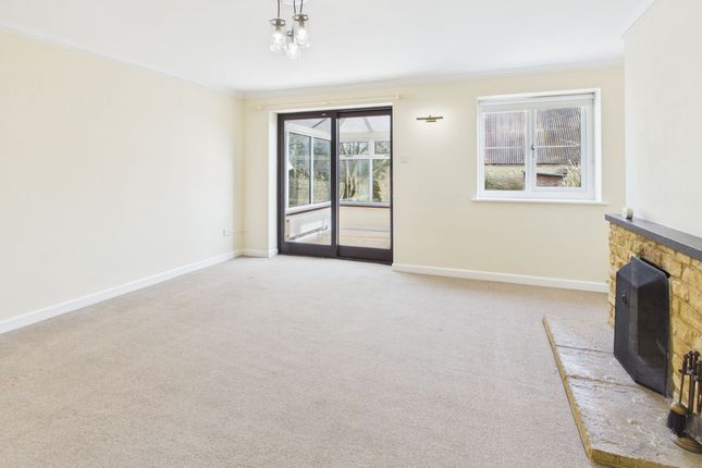 Clyne Cottage, High Street, Shipton-under-Wychwood, Chipping Norton photo 3