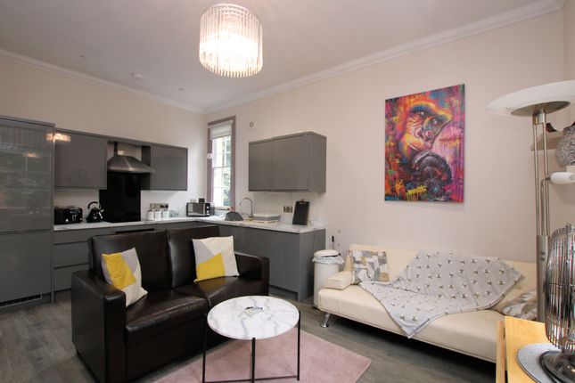 Apt 2