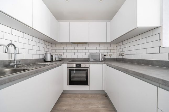 Flat Eleven, Panta House, Kenley photo 4
