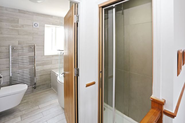 Family Bathroom &amp; Shower Room