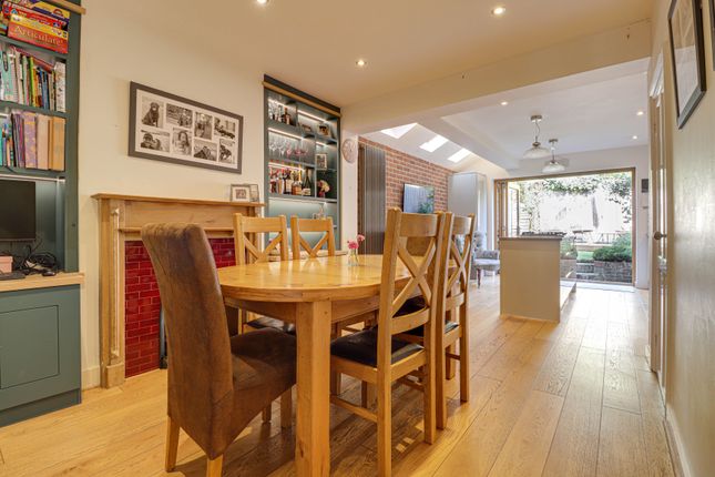 12, Hart Road, St Albans photo 3