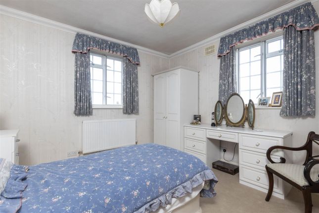 Flat for sale in Stoneygate Court, London Road, Leicester