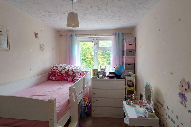 Pegrams Court, Harlow photo 5