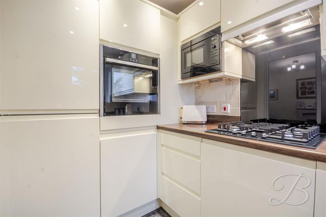 Flat 16, Castle Hill Court, High Street, Sheffield photo 4