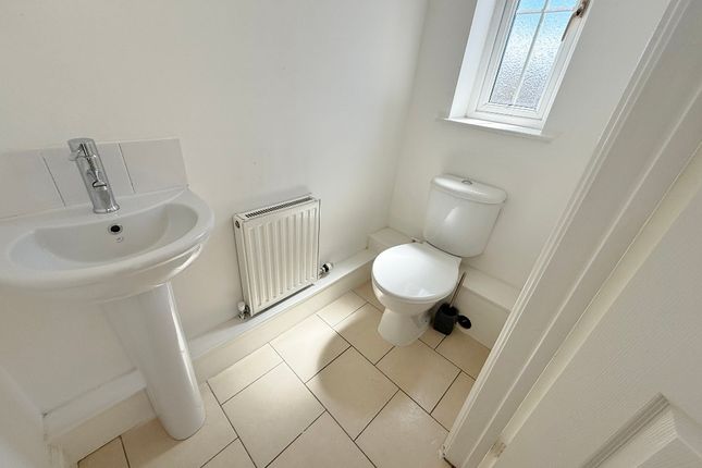 18 The Avenue, Llanelli photo 3