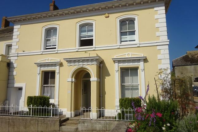 Retail premises to let in The Parade, Liskeard