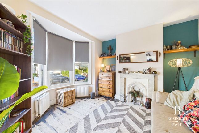 5 Beddington Grove, Wallington photo 2