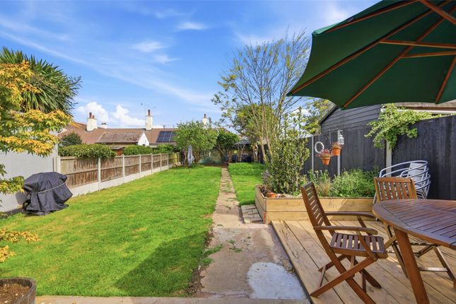 298, High Street, Great Wakering photo 2