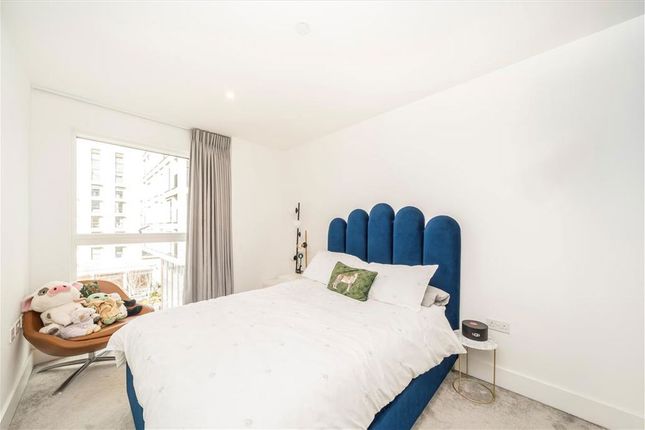 Flat 404, Larkin House, 307, Kidbrooke Park Road, London photo 4