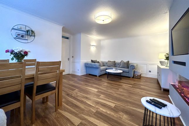 Flat for sale in Brook Lodge, Schools Hill, Cheadle