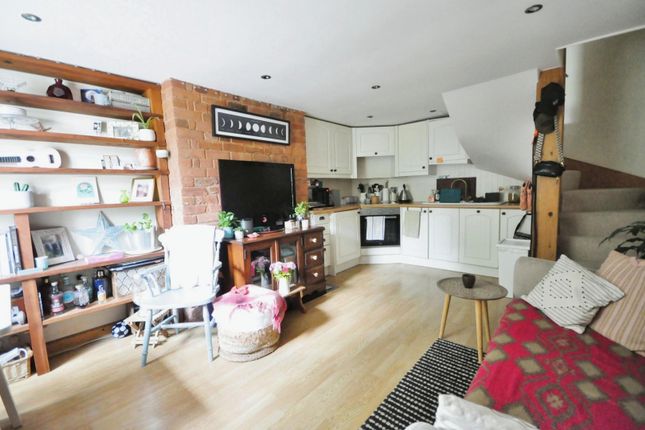 2 Shapter Cottages, White Street, Topsham photo 3