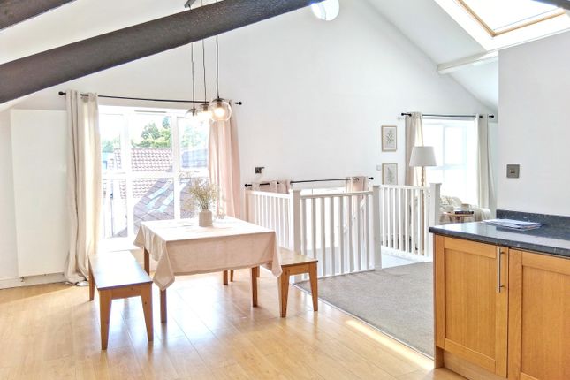 44, Pear Tree Avenue, Bristol photo 2