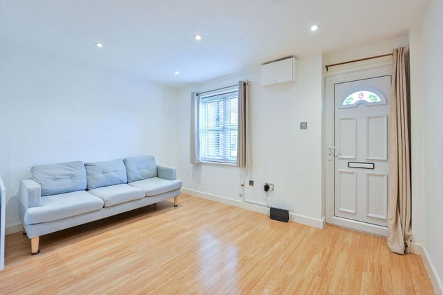 Abingdon Close, Bermondsey photo 4