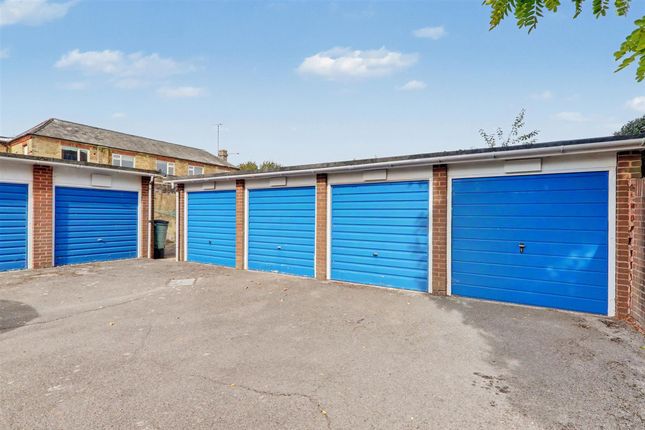 Flat 2, Airedale Court Heene Road, Worthing photo 4