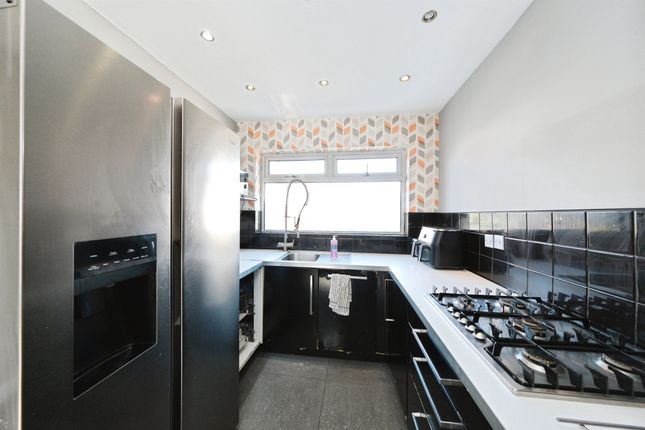 64, White Avenue, Worksop photo 4