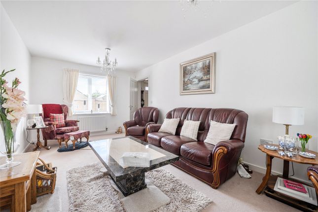 5, Carmello Close, Carterton photo 4