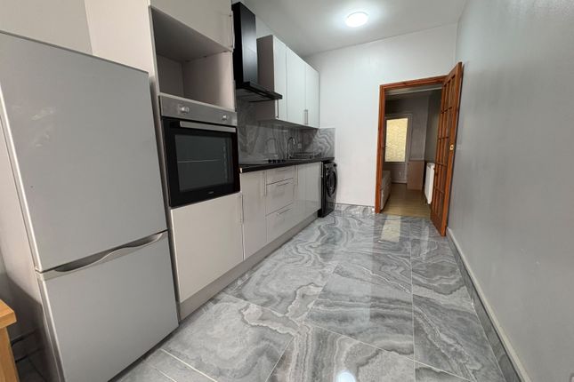8, Carnanton Road, London photo 2