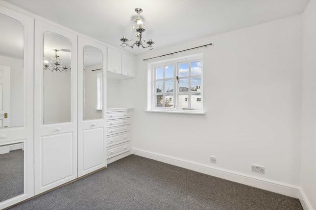 Flat for sale in Beaufort Road, Kingston Upon Thames