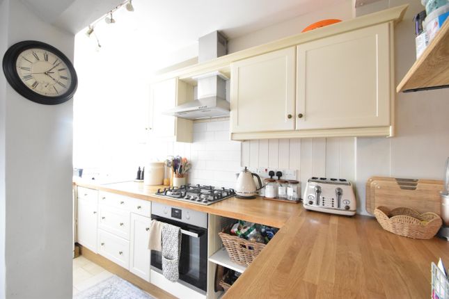 13, Pantile Road, WEYBRIDGE photo 4