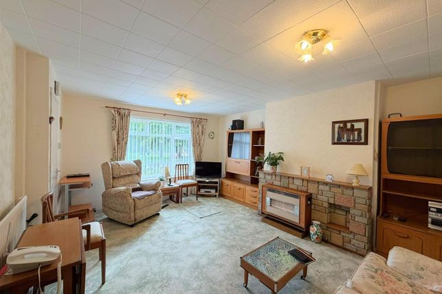206, Thurncourt Road, Leicester photo 2