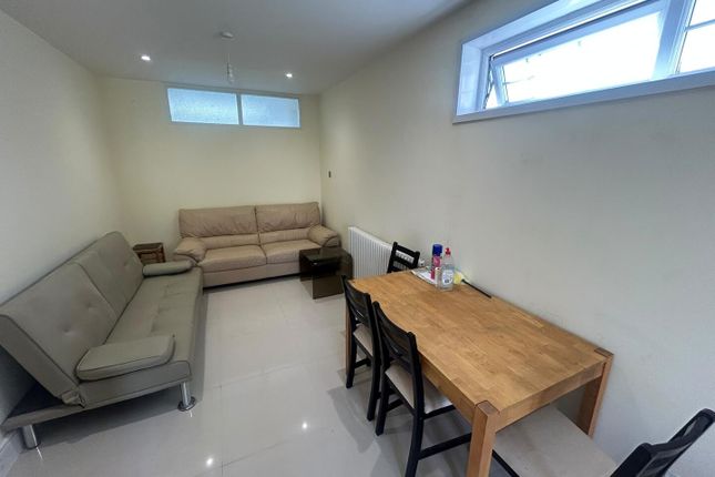 65, Cedar Road, Dartford photo 3