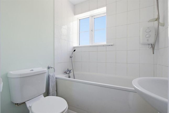 31,, Tempsford Close, Enfield photo 5