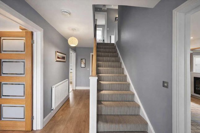 25, Pleasant Heights, Porth photo 2