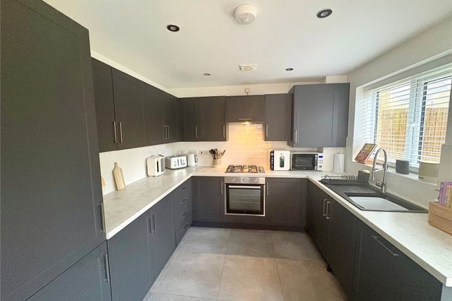 36, Woodland Crescent, West Yorkshire photo 2