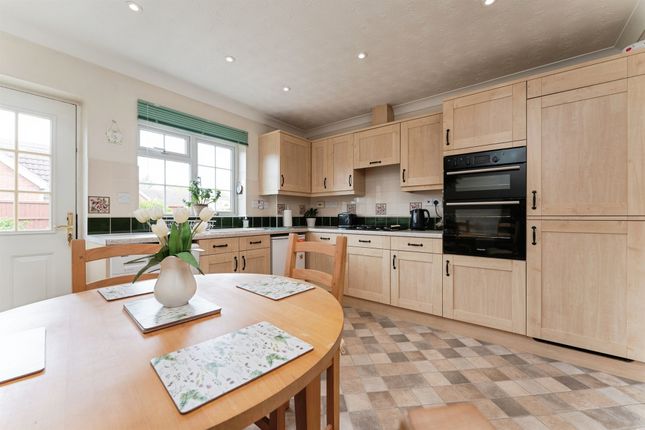 5, Waggoners Way, March photo 2