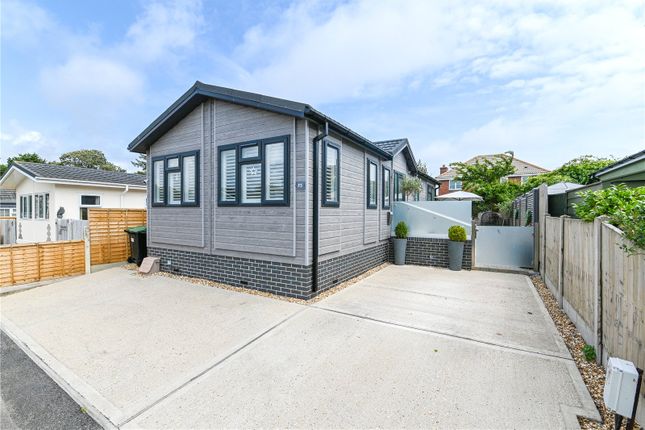 2-bed caravan on F5,, Solent Road, Barton On Sea, £289,950