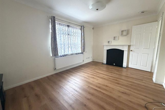 32, Braunston Drive, Hayes photo 2