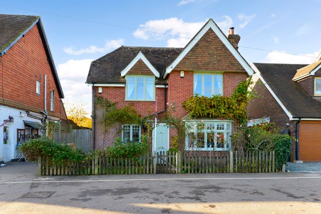 Thumbnail Detached house to rent in The Common, Dunsfold