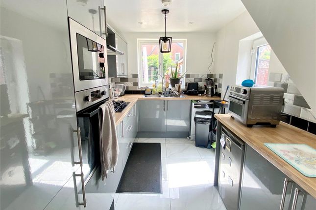 3, Teagues Crescent, Telford photo 2