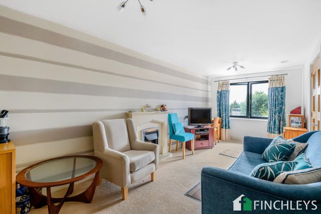 Flat for sale in Manderville Court, Darkes Lane, Potters Bar