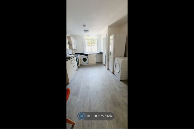 Upper Stone St, Flat Room, Maidstone photo 2