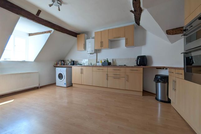 Flat 2 Pepperpot Mews, 14- 16 High Street, Upton-Upon-Severn Worcester photo 3