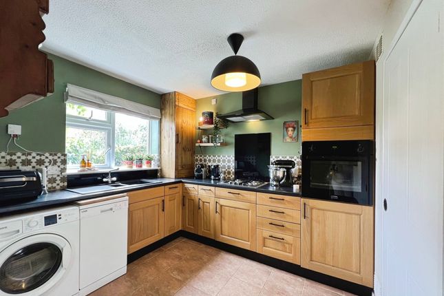 10, Scott Close, Alcester photo 3