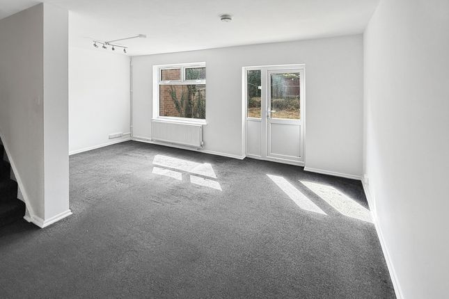 6, Arran Close, Erith photo 2