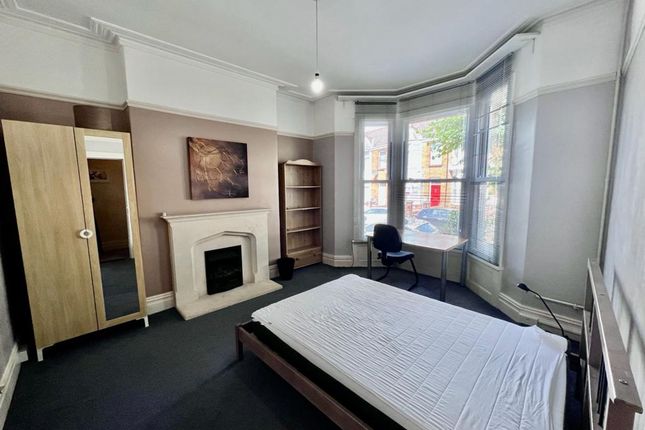 41 Glanbrydan Avenue, Swansea photo 3