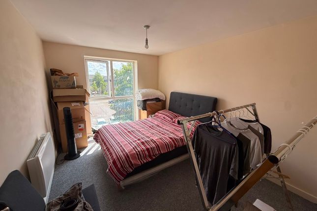 136, Peterborough photo 3