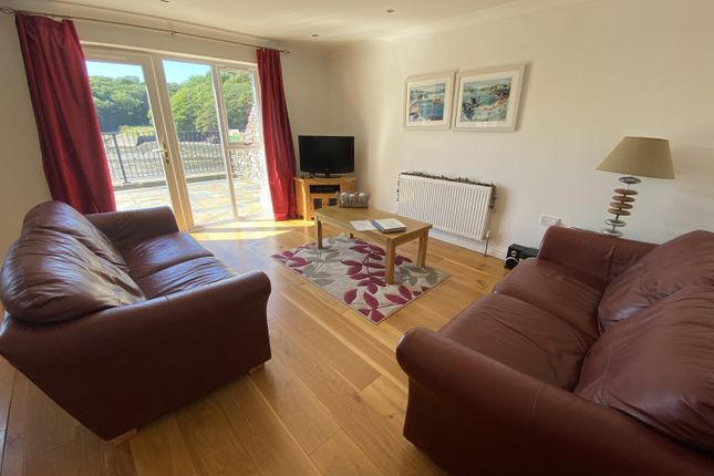11, Castle Hall Road, Milford Haven photo 4