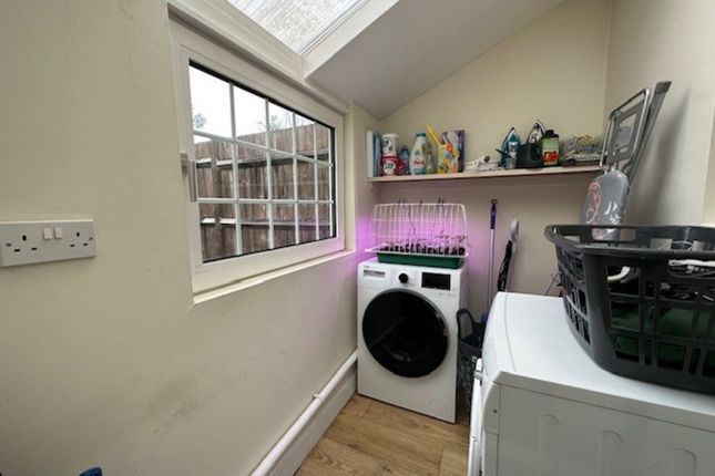 Terraced house for sale in High Street, Didcot