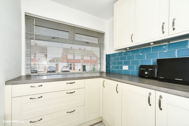 39, Duchess Way, Swindon photo 4
