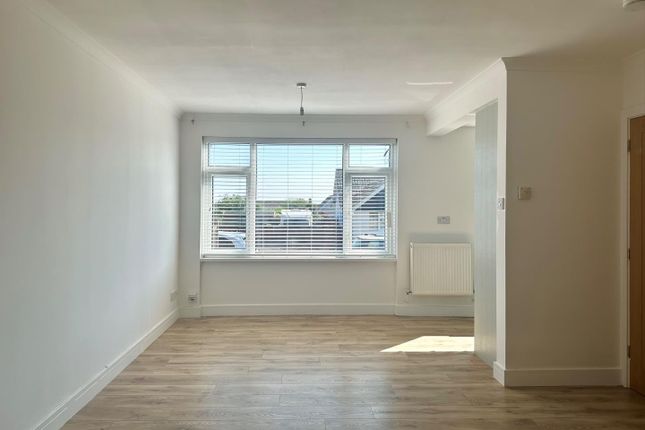 Flat 1, Holms Court, Minehead Avenue, Sully photo 4
