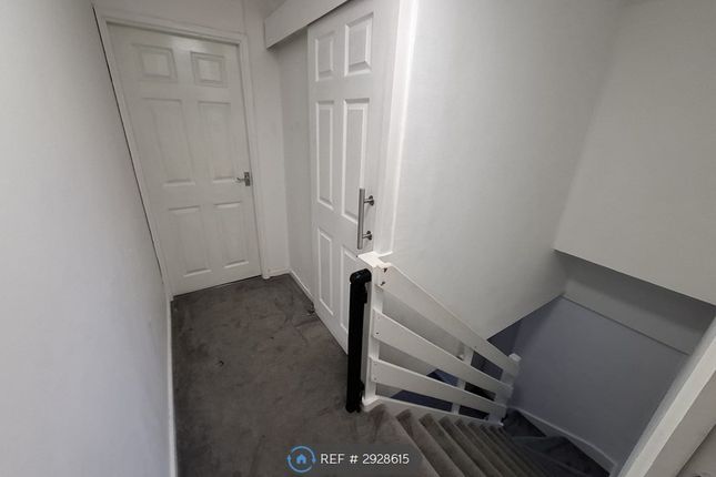 Farringdon Drive, Radcliffe, Manchester photo 5