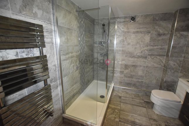 Flat for sale in Normanton Spring Close, Sheffield