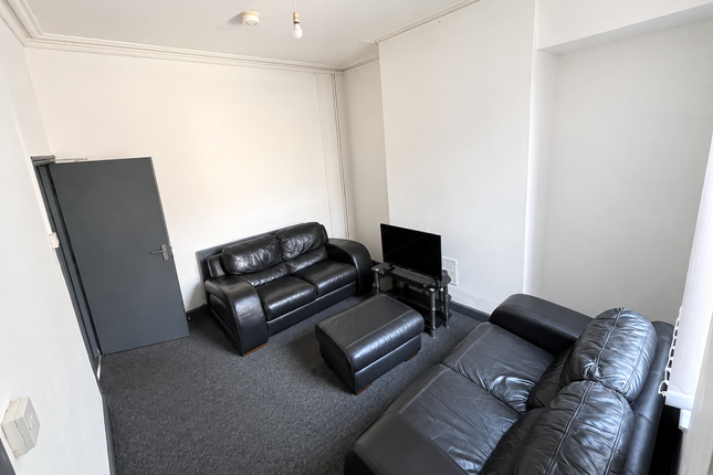 Queen Anne Street, Stoke-on-Trent photo 4