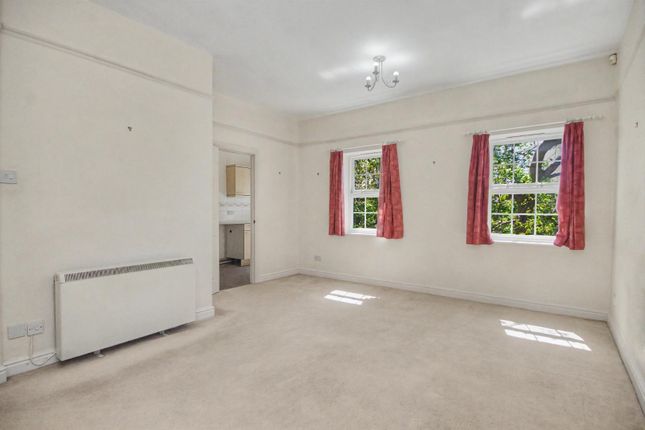 63, Scholars Court, Northampton photo 2