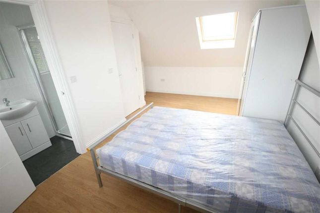 Flat 3 106-108 Hindes Road, Harrow photo 4